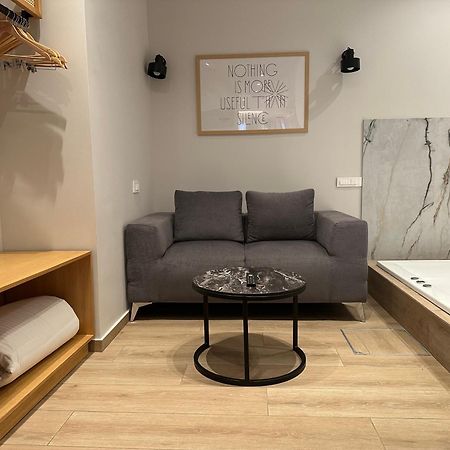 Belle Athenes - Luxury Rooms At Monastiraki Railway Station Extérieur photo