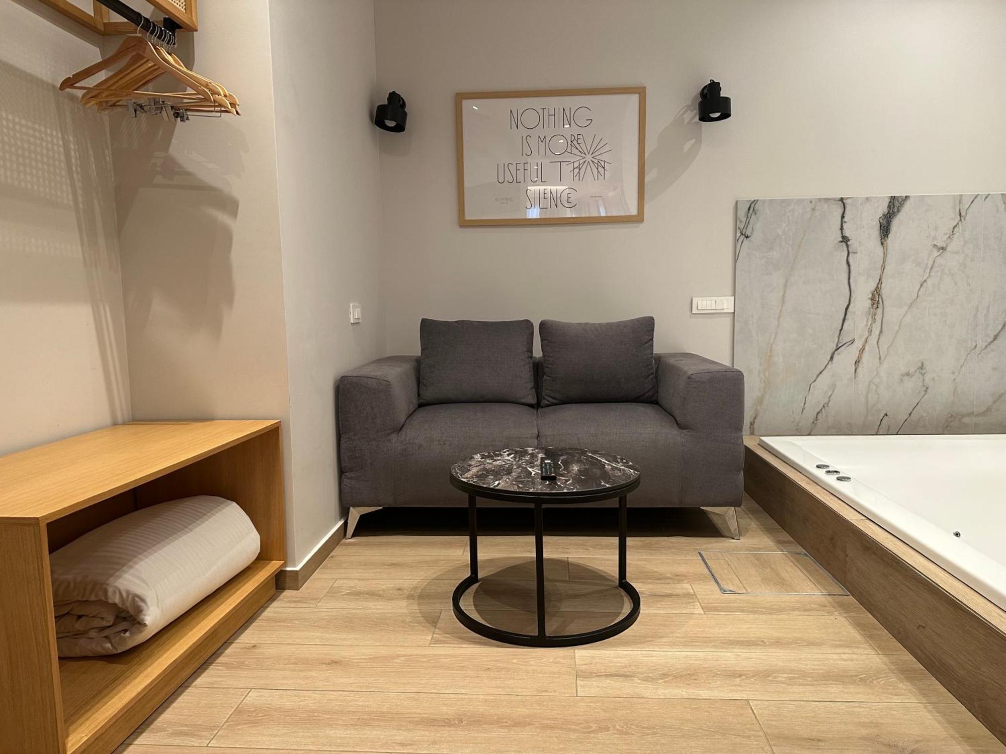 Belle Athenes - Luxury Rooms At Monastiraki Railway Station Extérieur photo
