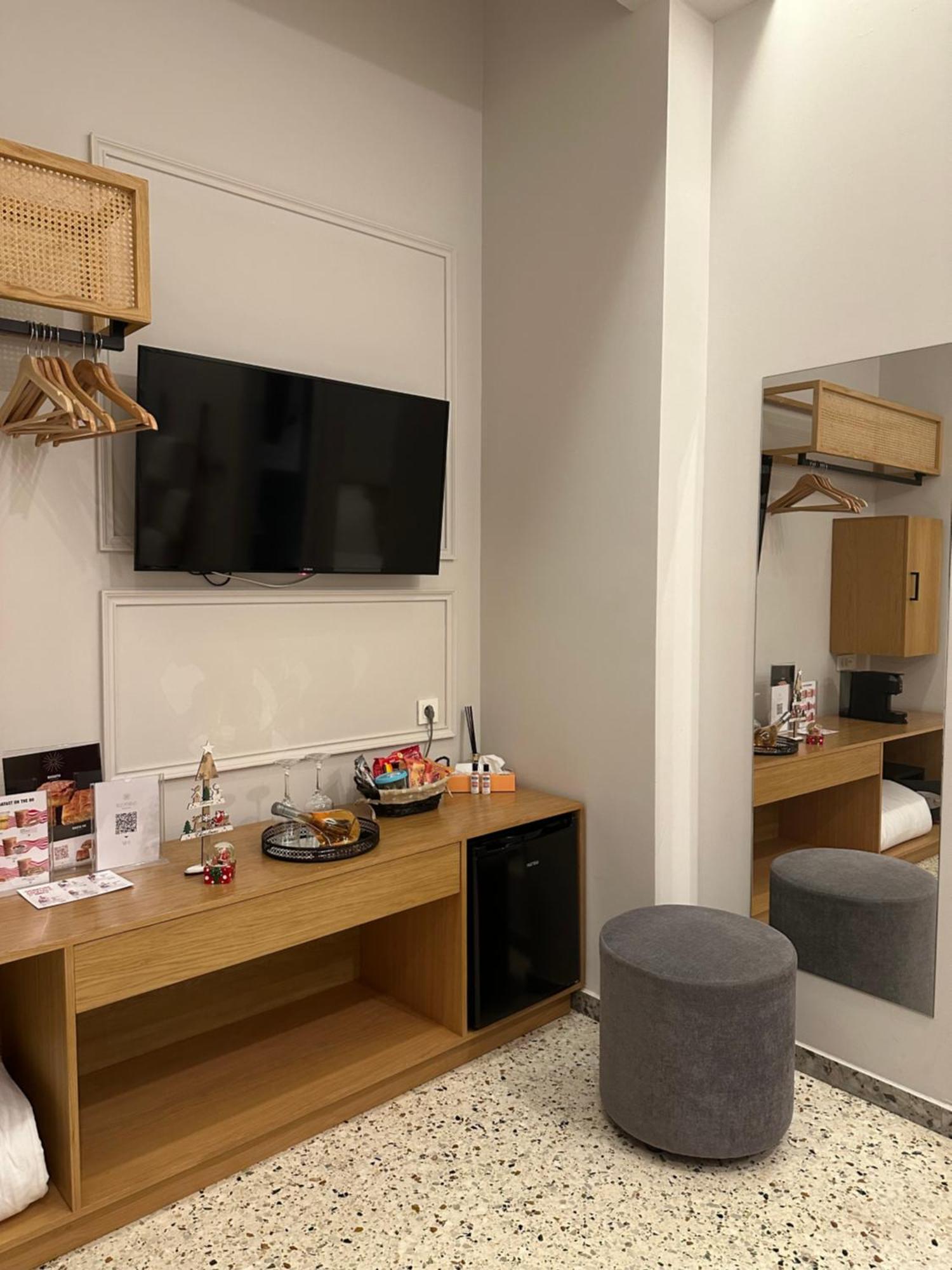 Belle Athenes - Luxury Rooms At Monastiraki Railway Station Extérieur photo