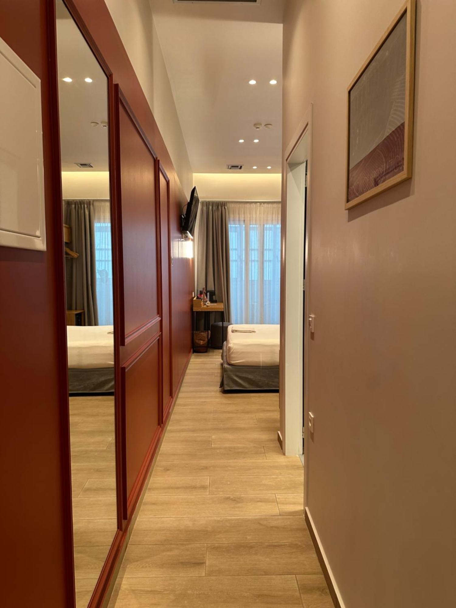 Belle Athenes - Luxury Rooms At Monastiraki Railway Station Extérieur photo