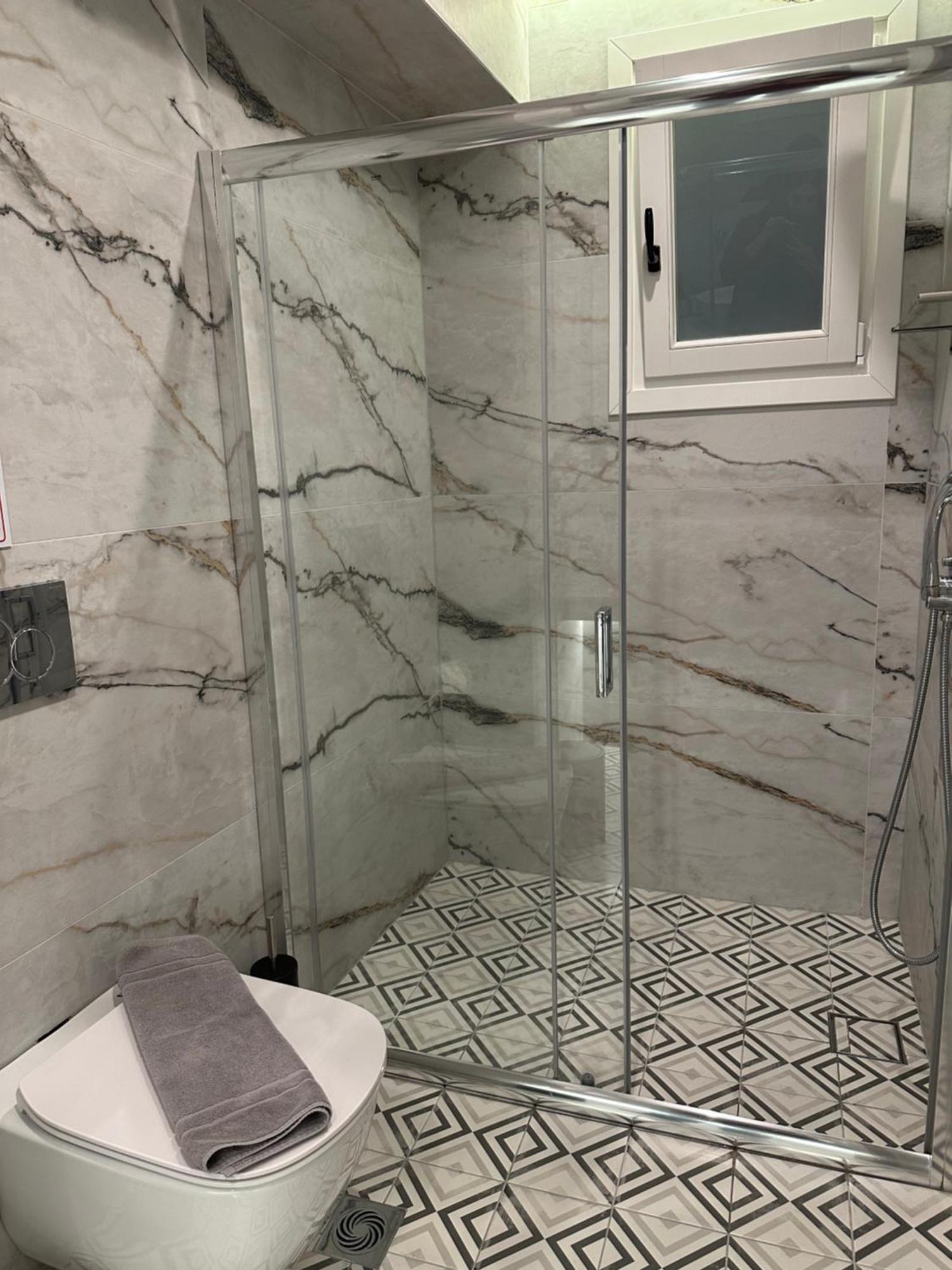 Belle Athenes - Luxury Rooms At Monastiraki Railway Station Extérieur photo
