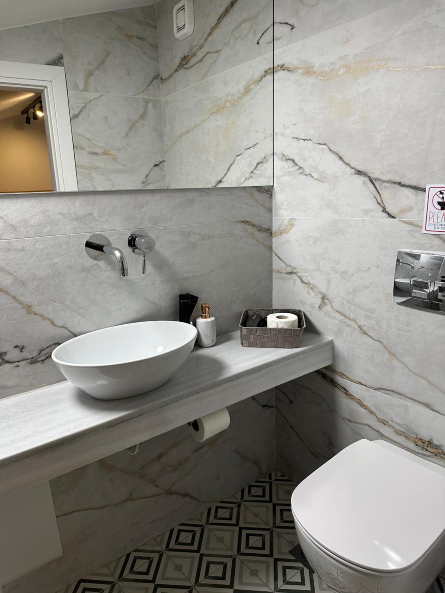 Belle Athenes - Luxury Rooms At Monastiraki Railway Station Extérieur photo