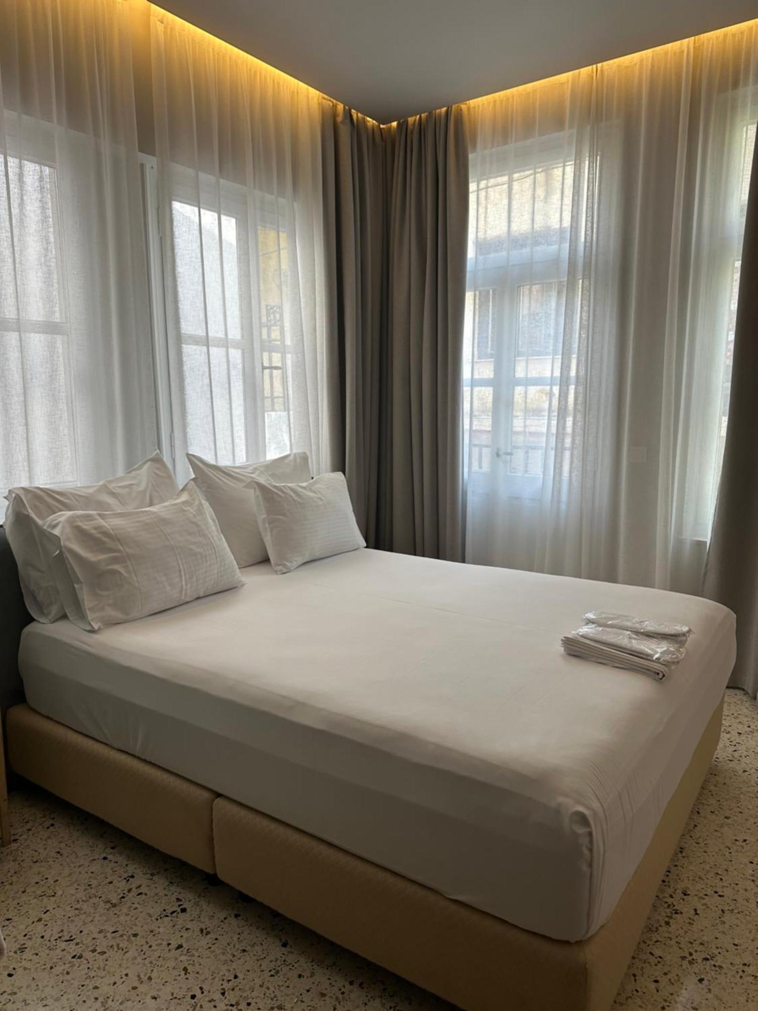 Belle Athenes - Luxury Rooms At Monastiraki Railway Station Extérieur photo