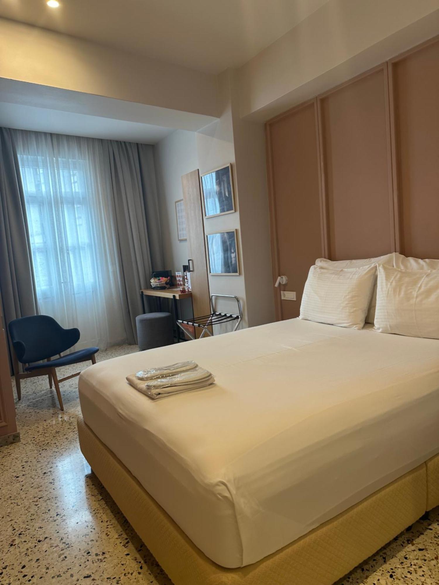Belle Athenes - Luxury Rooms At Monastiraki Railway Station Extérieur photo