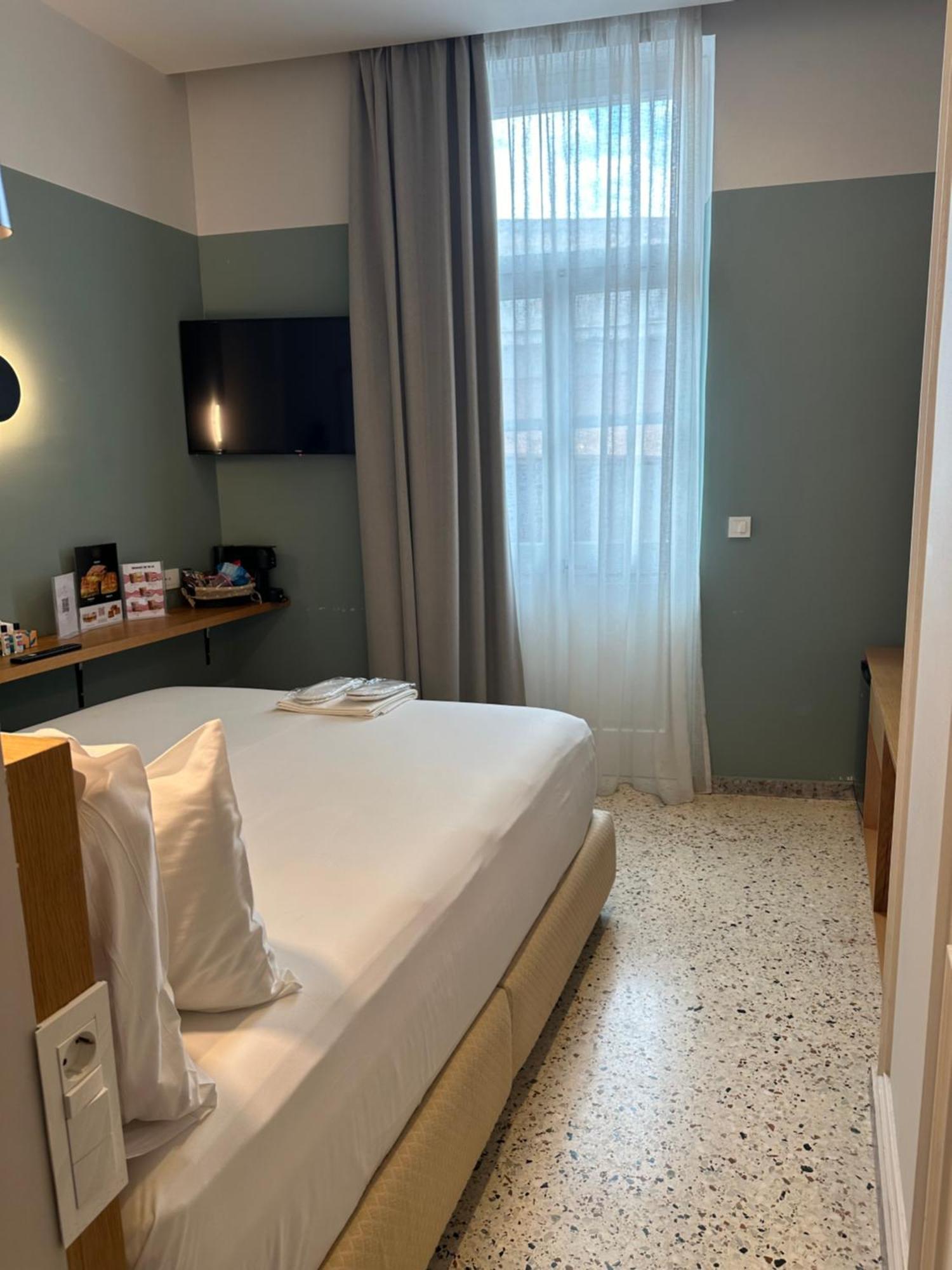 Belle Athenes - Luxury Rooms At Monastiraki Railway Station Extérieur photo